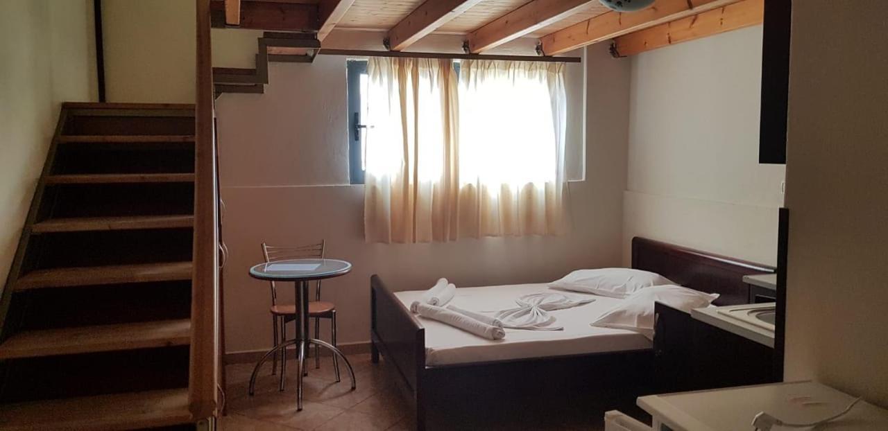 The First Hotel Saranda Exterior foto